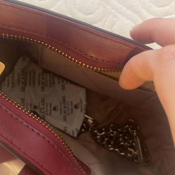 Michael Kors Purse. - Picture 4 of 4